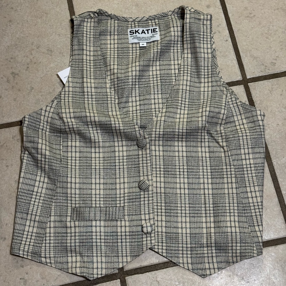 Skatie Checkered Button-Up Vest